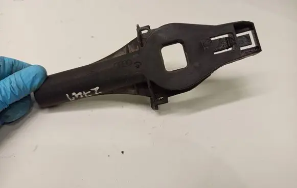 Radiator mount bracket
