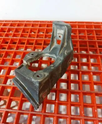 Audi A6 S6 C5 4B Front bumper mounting bracket 4B3853922