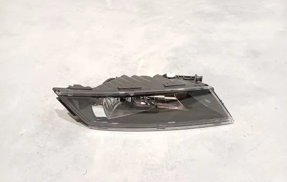 Skoda Superb B8 (3V) Front fog light 3V0941699