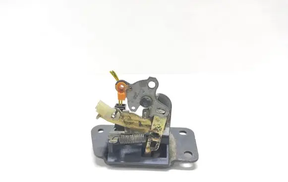 Mitsubishi Space Wagon Tailgate/trunk/boot lock/catch/latch