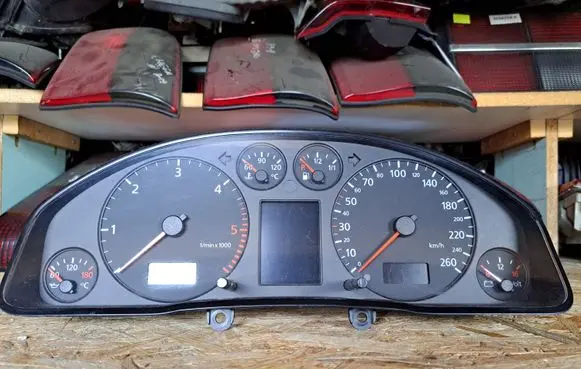 Audi A6 S6 C5 4B Speedometer (instrument cluster) 4B0920931B 110008948015