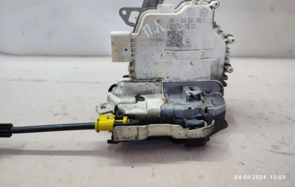 Audi A4 S4 B8 8K Front door lock 8J2837015C
