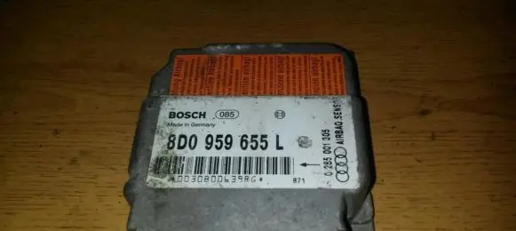 Audi A4 S4 B5 8D Airbag control unit/module 8D0959655L 0285001305