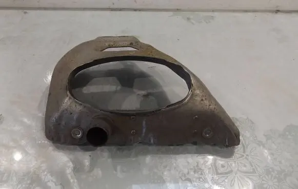 Volkswagen PASSAT B6 Heat shield in engine bay 