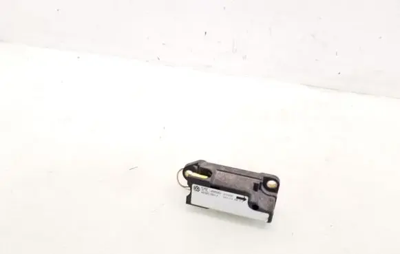 Volkswagen PASSAT B5 Airbag deployment crash/impact sensor 26990405