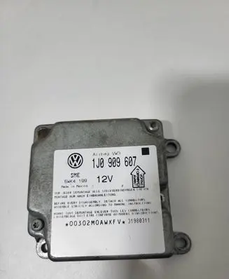Volkswagen PASSAT B5 Airbag control unit/module 1J0909607 5WK4199 34980311