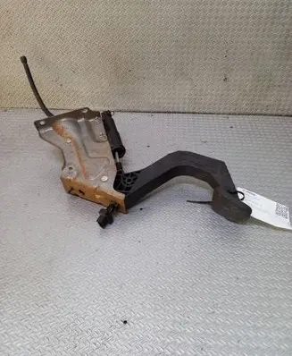 Volkswagen Crafter Clutch pedal A2012910282