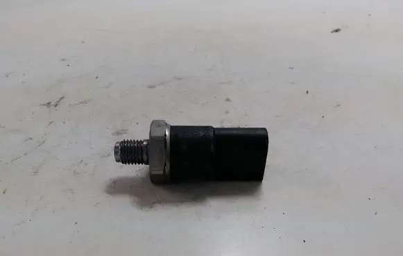 Fuel pressure sensor