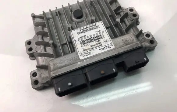 Renault Megane III Engine control unit/module ECU 237100914R 237101715R