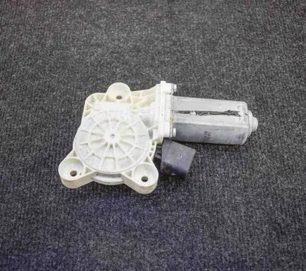 Mercedes-Benz CLC CL203 Front door window regulator motor A2118201742