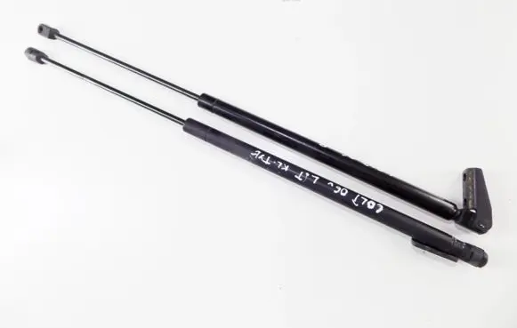 Mitsubishi Colt Tailgate strut 