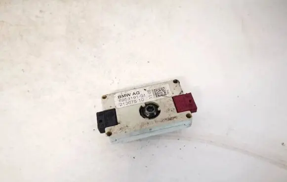 BMW 3 E90 E91 Antenna control unit 21367510 6953191-01