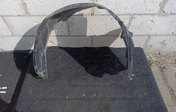 Isuzu D-Max Front wheel arch liner splash guards
