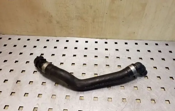 Mercedes-Benz E W211 Engine coolant pipe/hose