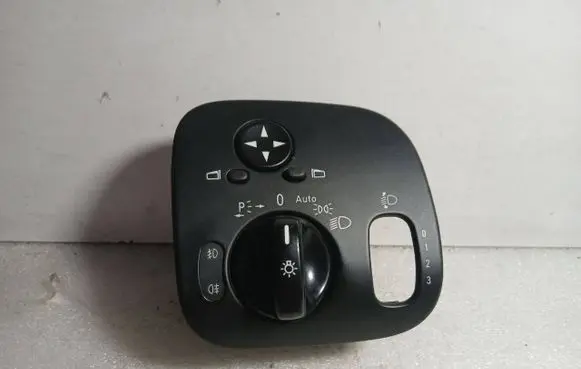 Mercedes-Benz C W203 Light switch 24406574722 A2035450604 04058519