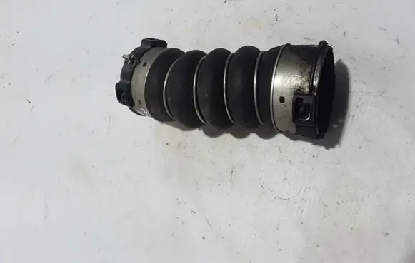 BMW 5 F10 F11 Intercooler hose/pipe 8513451