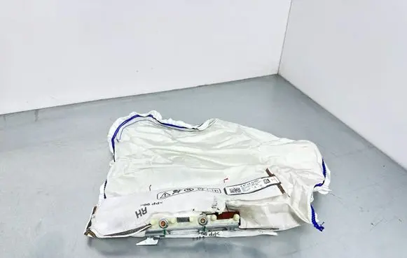 Volkswagen PASSAT B9 Seat airbag 3J0880242E 0589P1000370