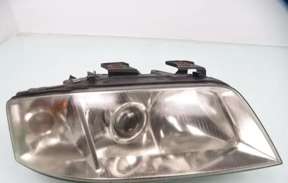 Audi A6 S6 C5 4B Headlight/headlamp 14846600