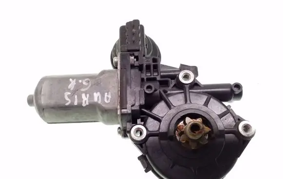 Toyota Auris 150 Rear door window regulator motor 857100D100