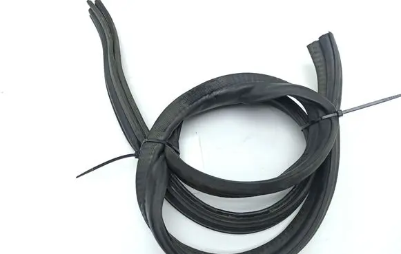 Iveco Daily 6th gen Engine compartment rubber 