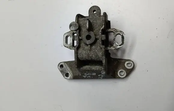 Engine mount bracket
