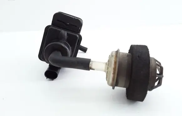Mercedes-Benz C W203 Valve vacuum A0005450427