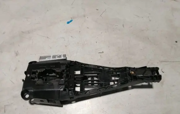 Opel Zafira C Front door exterior handle/bracket 13308536