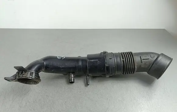 Opel Grandland X Turbo air intake inlet pipe/hose 9824569380 81067R