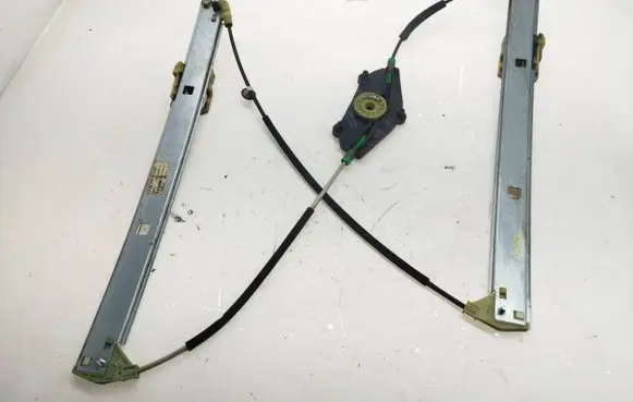 Front window lifting mechanism without motor