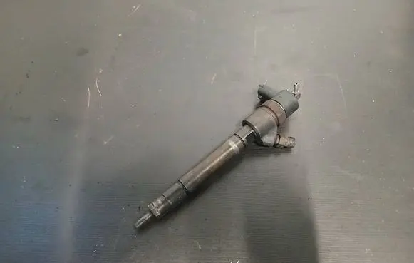 Fuel injector