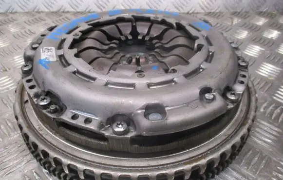 Renault Megane IV Clutch set kit 302053062R