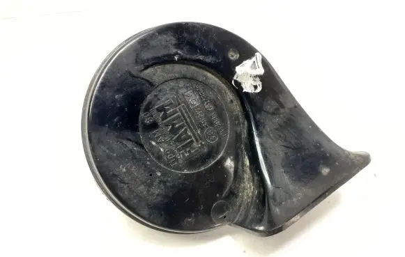Audi A6 S6 C4 4A Horn signal 35717