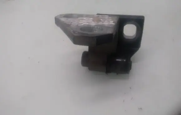 Volkswagen Golf V Front door upper hinge