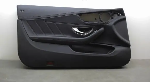 Mercedes-Benz C W205 Front door card panel trim JC2567445