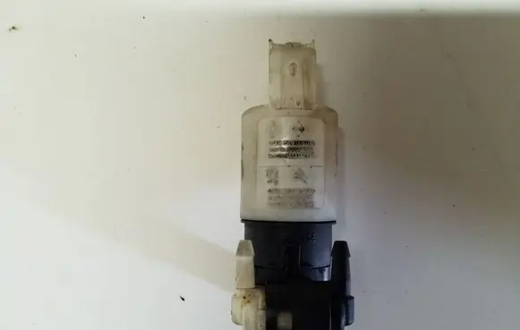 Nissan Primastar Windscreen/windshield washer pump 8200067015