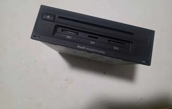 Audi A3 S3 8V Radio/CD/DVD/GPS head unit 8V0035035F