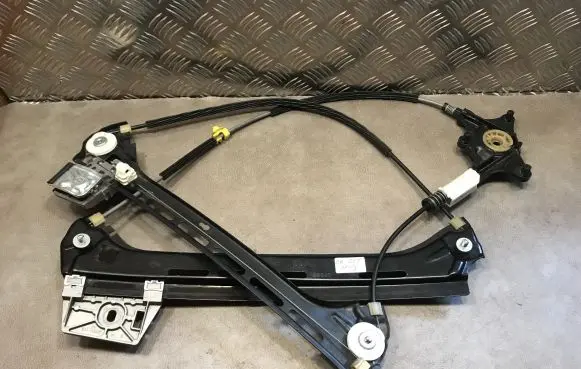 Mercedes-Benz E C207 W207 Front door electric window regulator 961960101