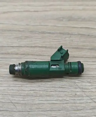 Volvo V70 Fuel injector 9470229