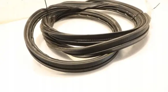 Toyota Aygo AB40 Seal rubber (tailgate) 