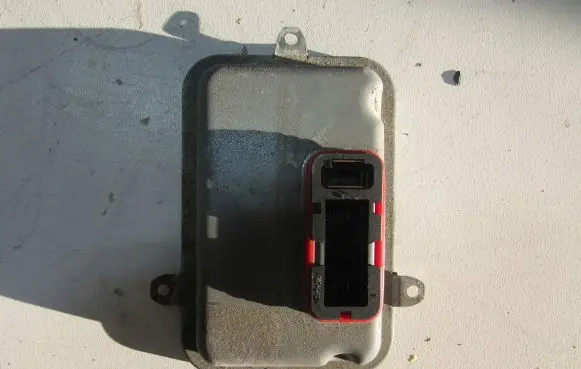 Mercedes-Benz CLS C218 X218 LED ballast control module 2189001902