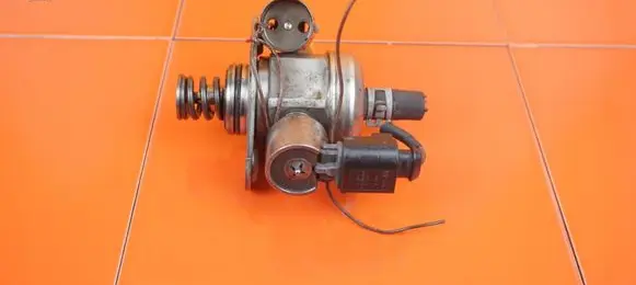 Audi A3 S3 8P In-tank fuel pump 06H127025K CDA