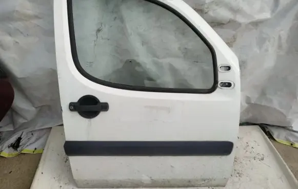 Fiat Doblo Front door