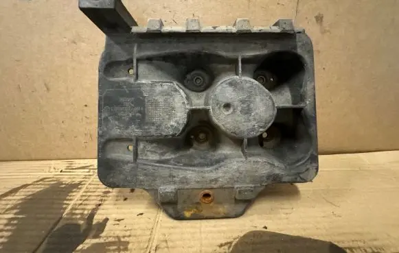 Battery box tray