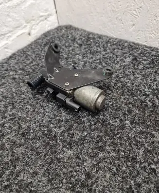 BMW X5 F15 Coolant heater control valve 6950257