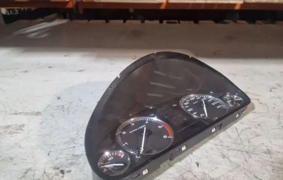 Peugeot 407 Speedometer (instrument cluster) 9646465480
