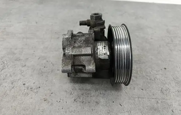 Audi A4 S4 B7 8E 8H Power steering pump 