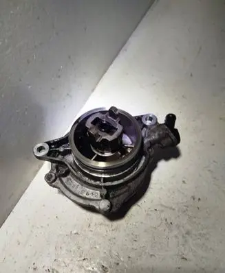 BMW 5 E60 E61 Vacuum pump