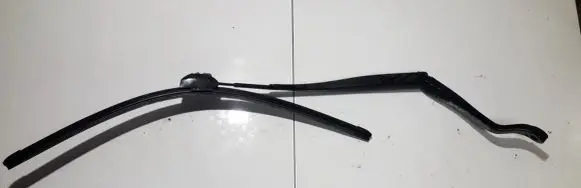 Honda CR-V Front wiper blade arm