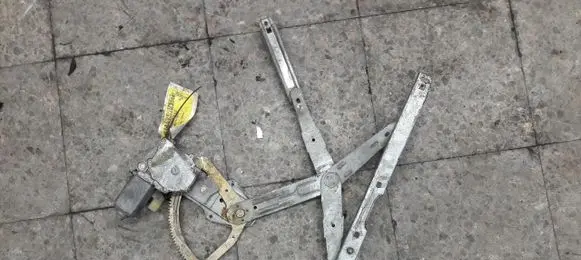 Ford Scorpio Front window lifting mechanism without motor