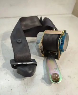 Hyundai Elantra Rear seatbelt